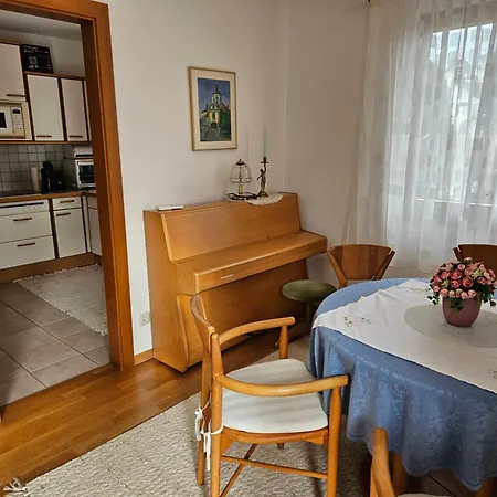 Prázdninový dům House Near Castle Park *